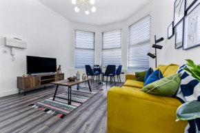 Comfy and Contemporary One Bedroom Flat